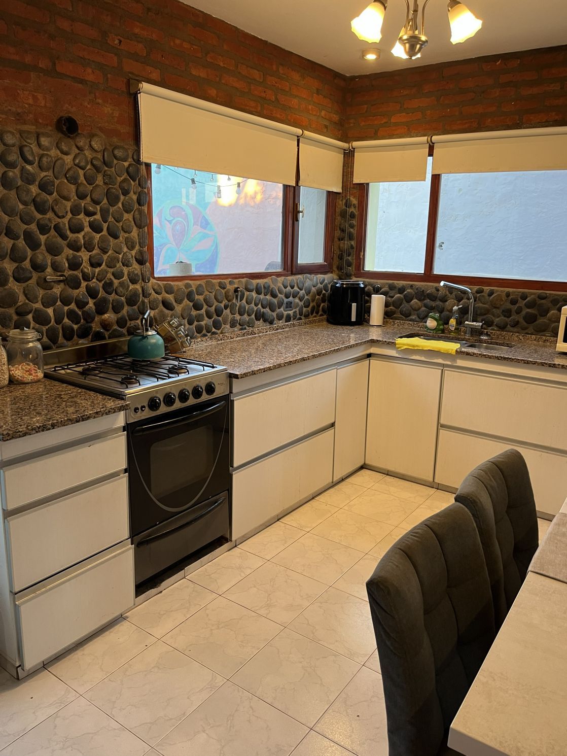 Casa 3 dormitorios con quincho. 6