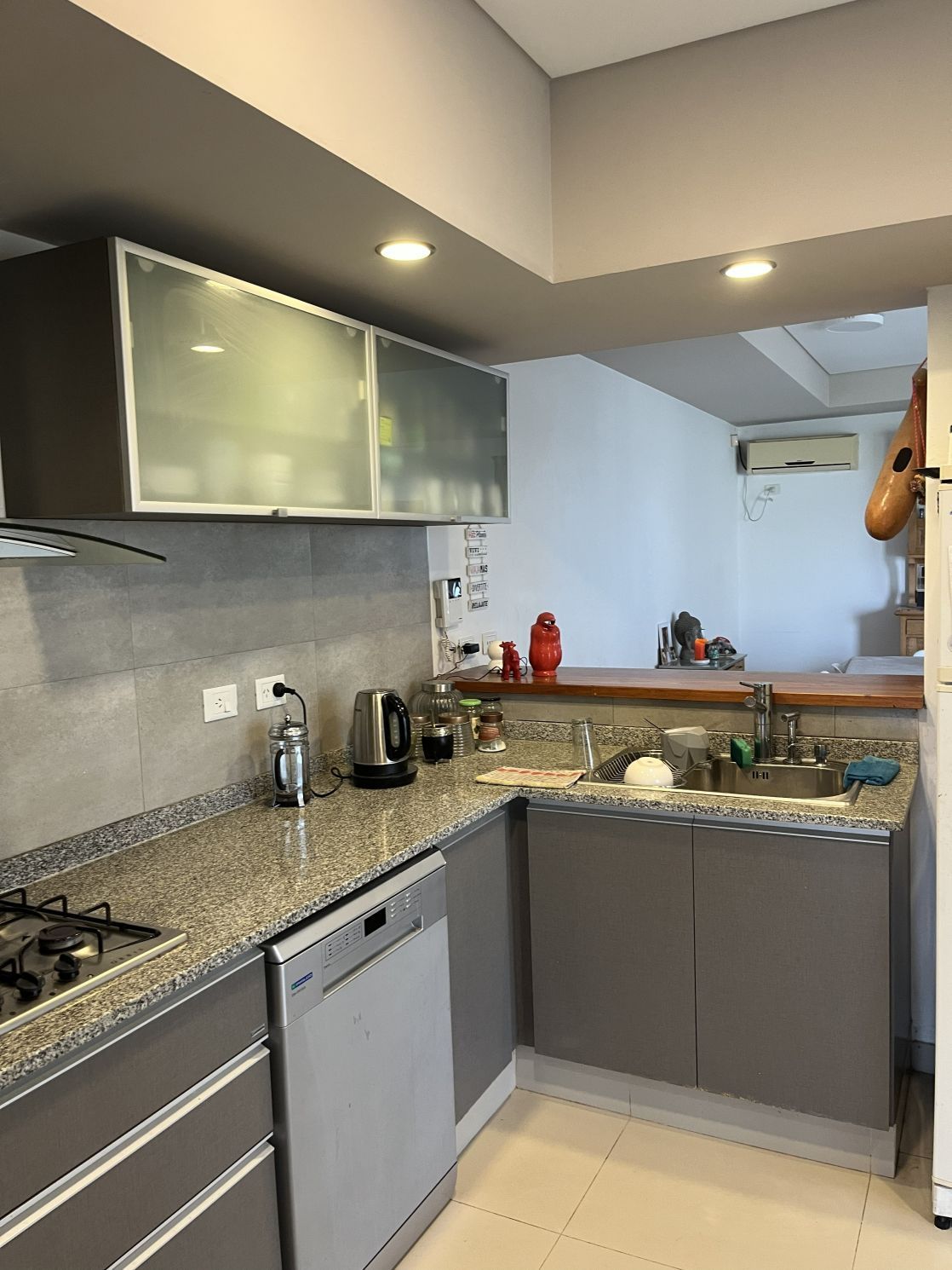 Casa 3 dorm en esquina 11