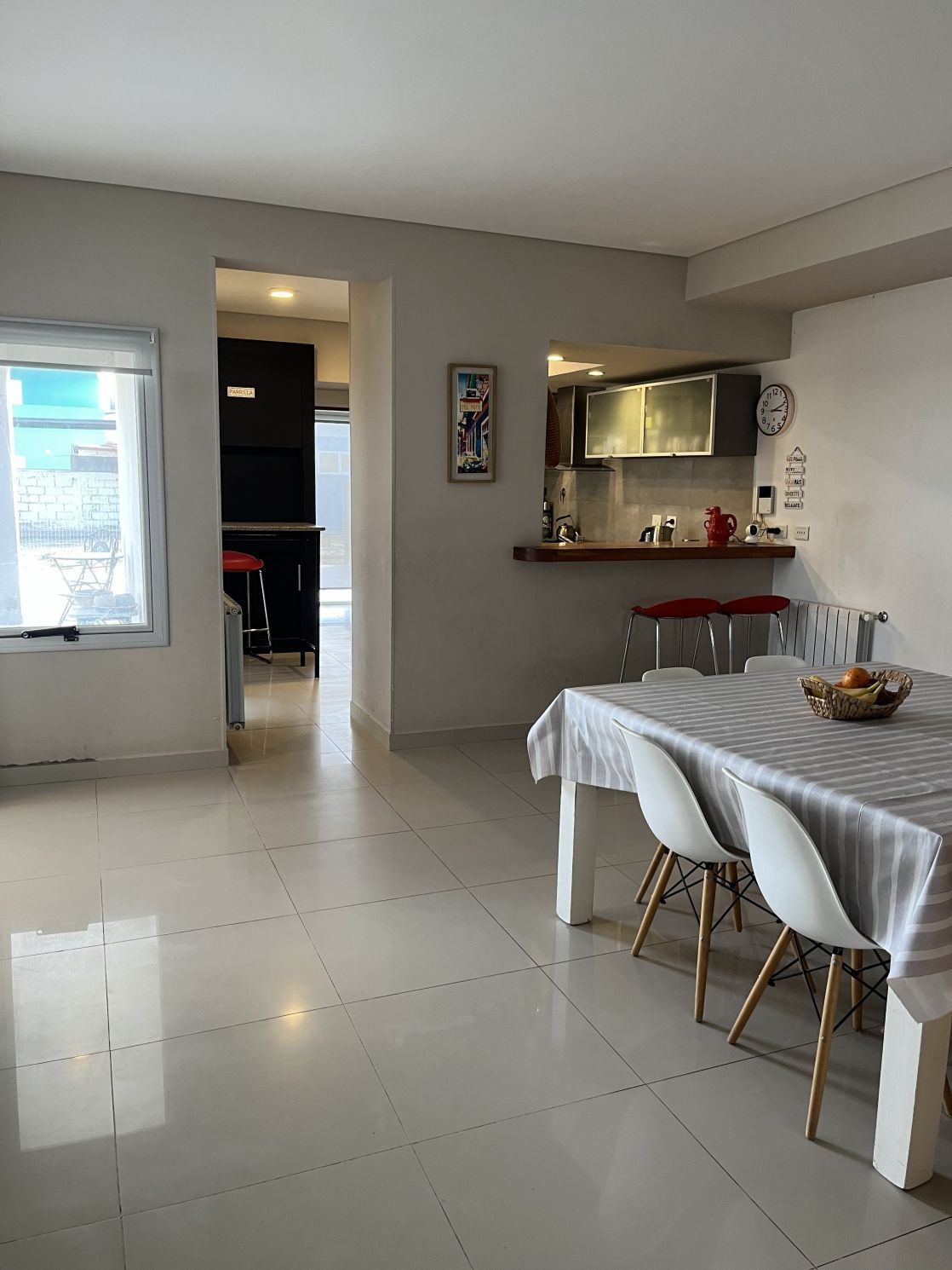 Casa 3 dorm en esquina 14