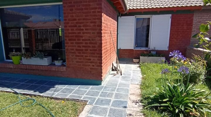 Casa de 3 dormitorios con piscina