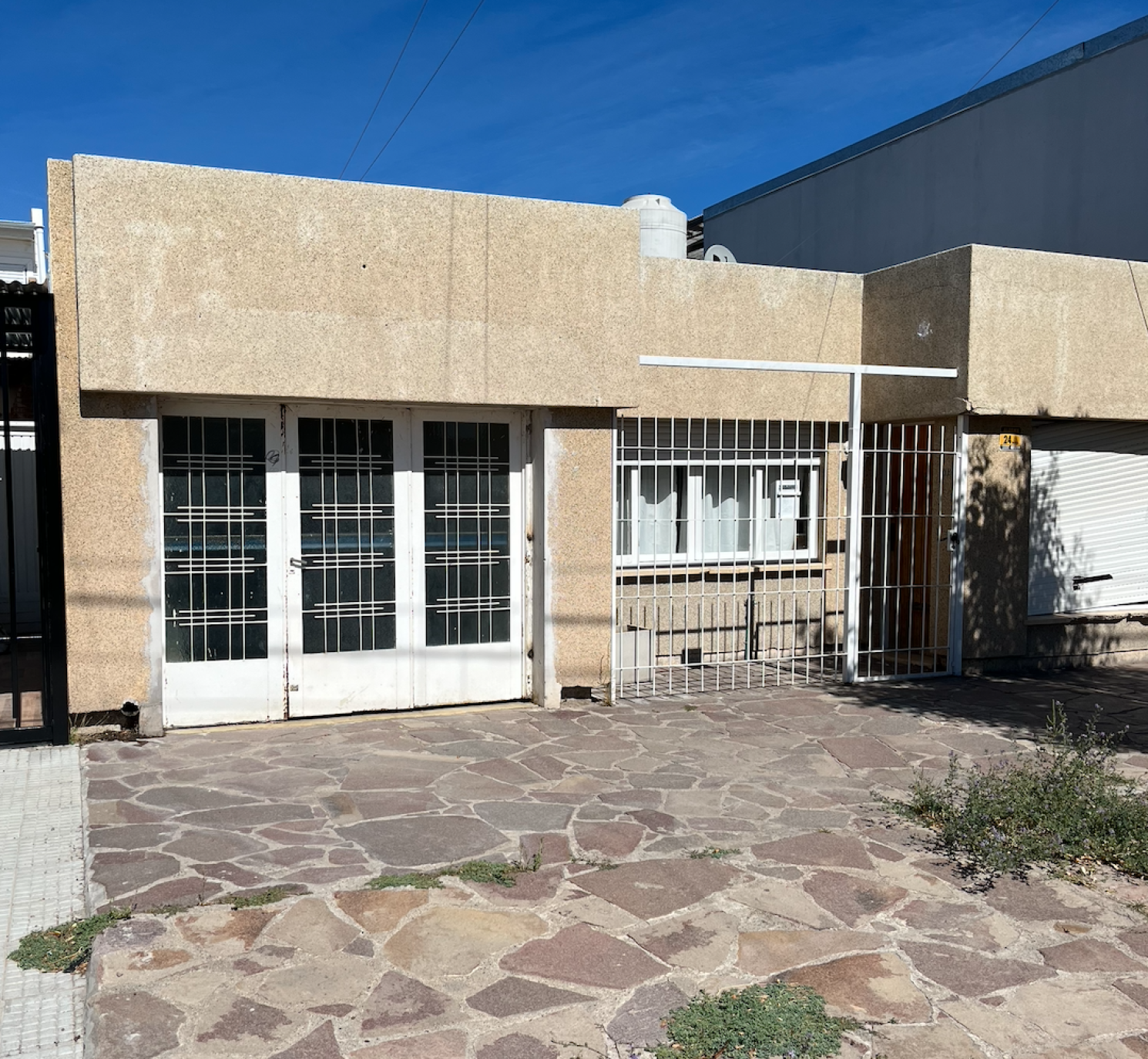 Casa semi céntrica 3 dormitorios