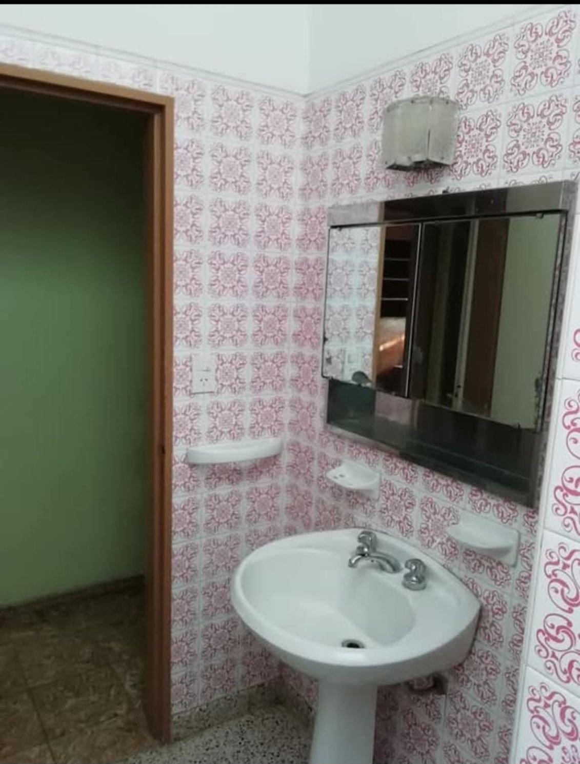 Casa semi céntrica 3 dormitorios 4