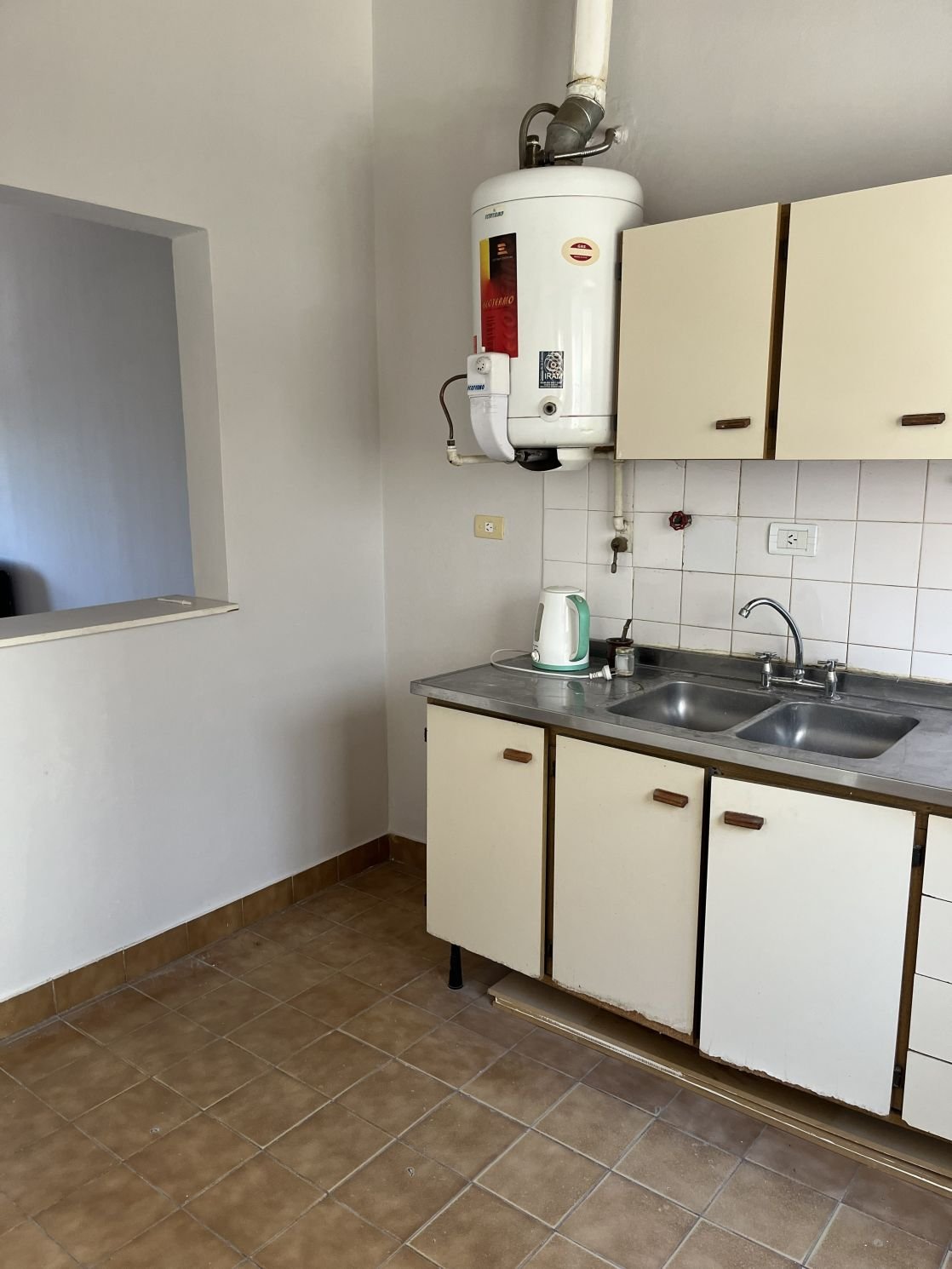  Casa de 2 dorm, en esquina. 4