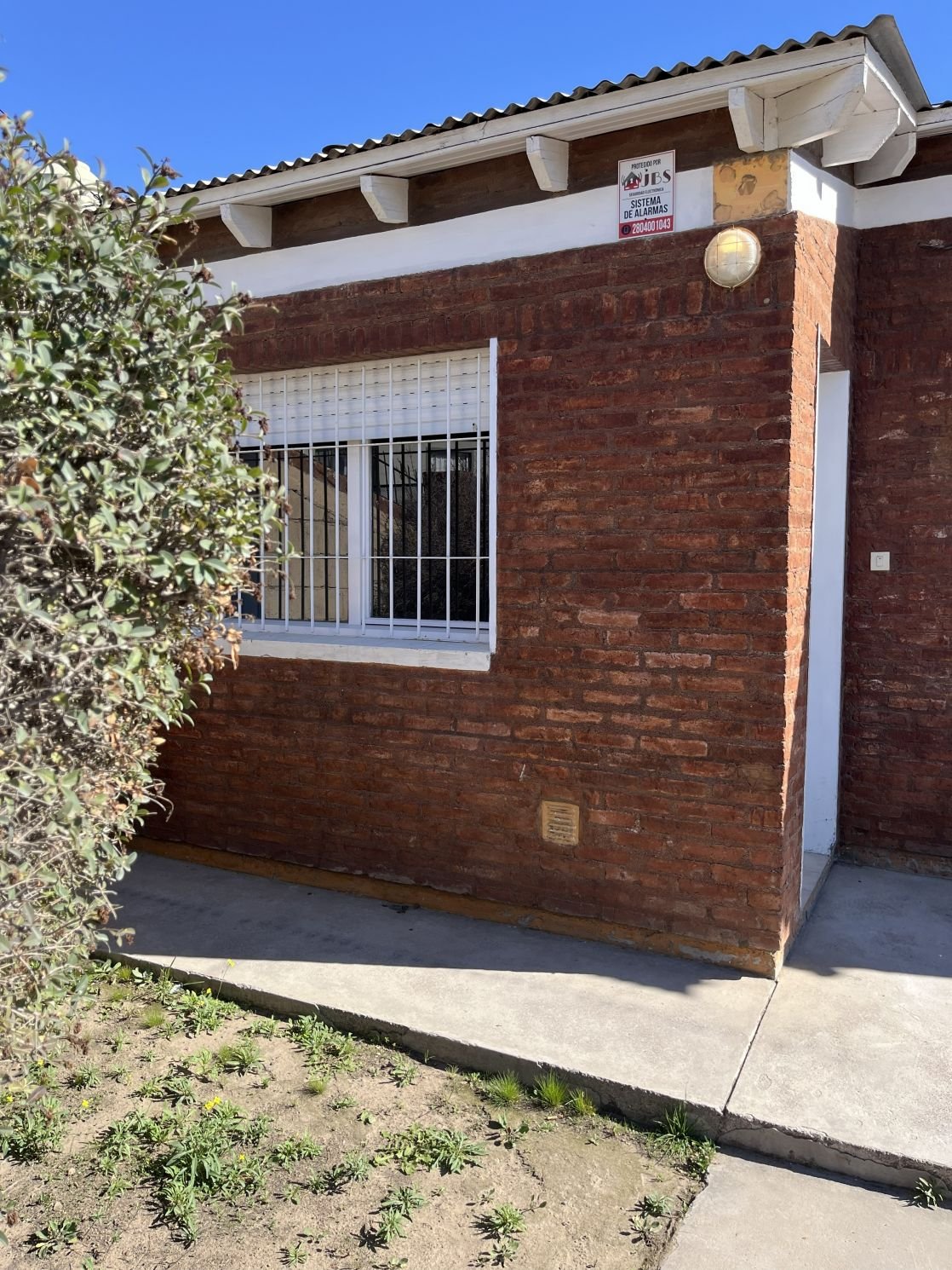  Casa de 2 dorm, en esquina. 13